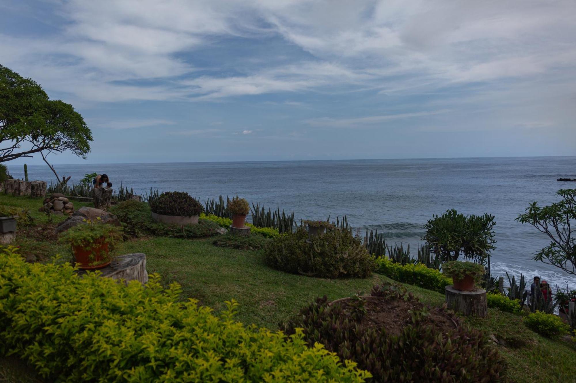 Atami Escape Resort Ла Либертад Екстериор снимка